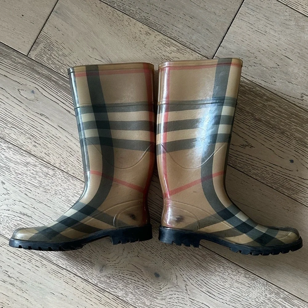 BURBERRY TALL SUPER NOVA CHECK PLAID RUBBER RAINBOOTS SIZE 36 / 6 - Picture 6 of 16